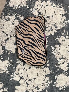 KUSSHI Zebra Print Cosmetic Pouch in Beige and Black NWT